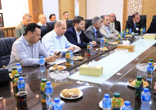 وزير الحكم المحلي يزور بلدية طولكرم ويؤكد دعم الوزارة لمشاريع تطوير البنية التحتية والخدماتية