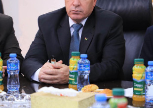 وزير الحكم المحلي يزور بلدية طولكرم ويؤكد دعم الوزارة لمشاريع تطوير البنية التحتية والخدماتية