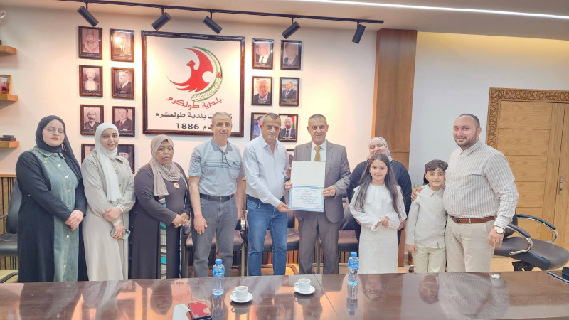 رئيس بلدية طولكرم يستقبل وفد جمعية حماية الطفولة