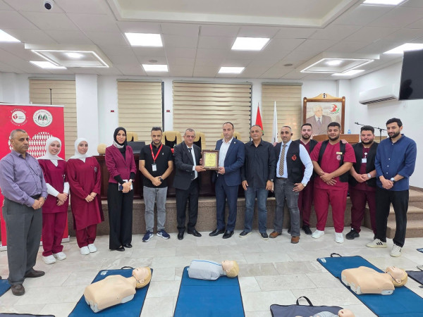 "دقيقتان لإنقاذ الحياة" لقاء توعوي في بلدية طولكرم بالشراكة مع الجامعة العربية الأمريكية