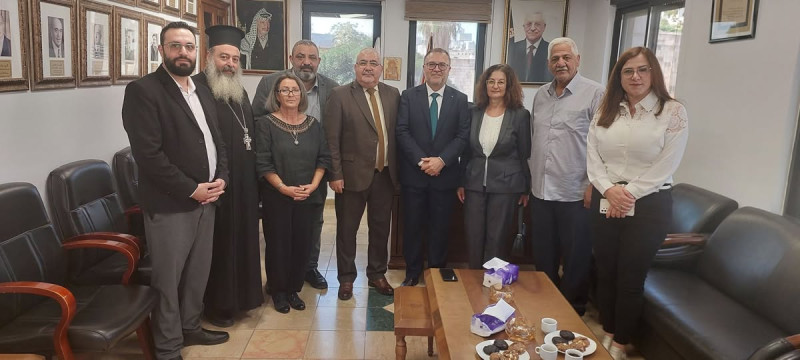 رئيس بلدية بيت جالا يستقبل السفير الروماني لدى فلسطين.